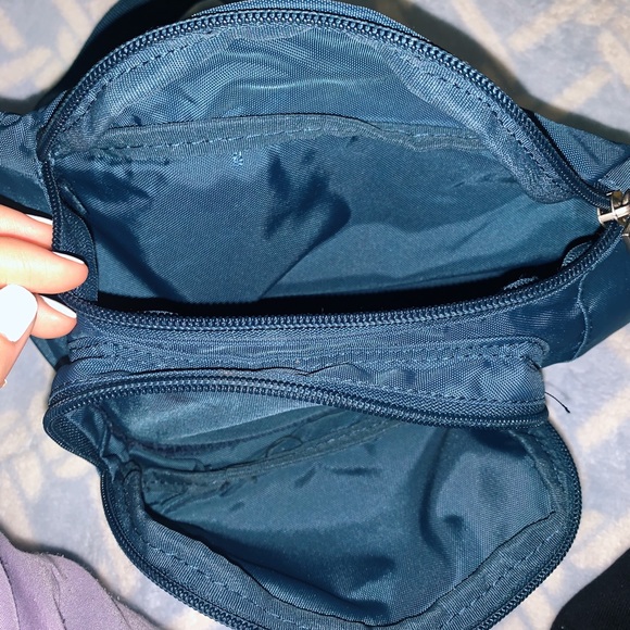 FILA Peacoat Fanny Pack w/ Free Yellow Cap - Picture 3 of 3